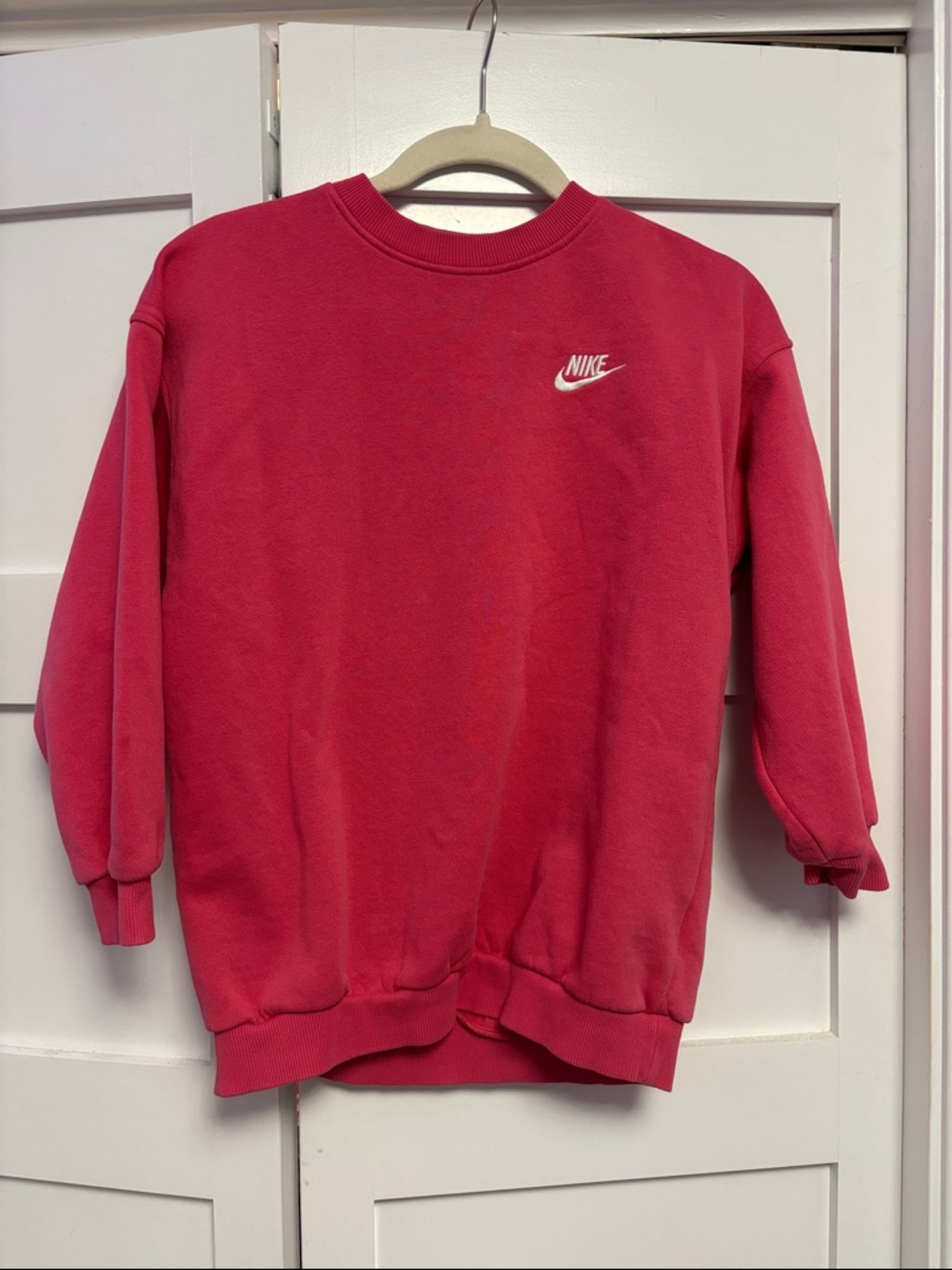 Girls Nike crewneck. Pink